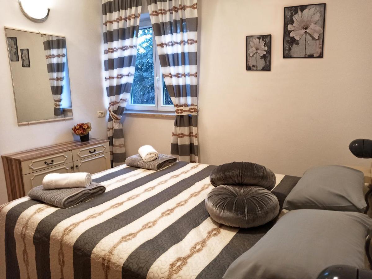 Apartman Dora Pula Exteriér fotografie