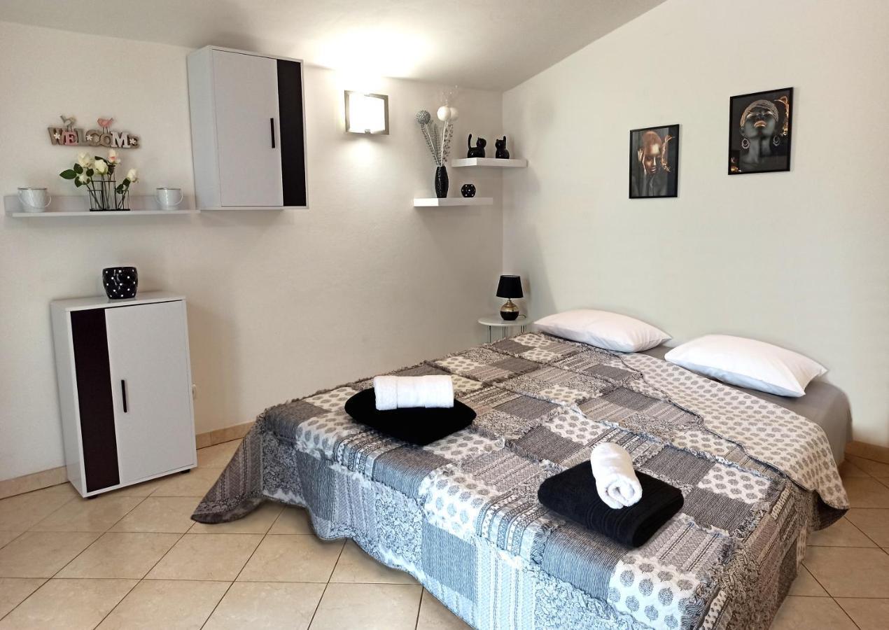 Apartman Dora Pula Exteriér fotografie