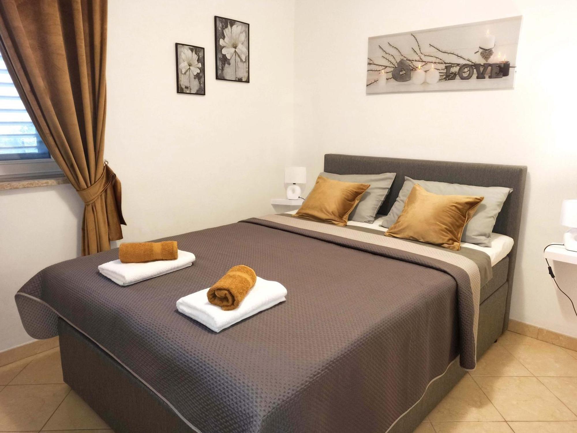 Apartman Dora Pula Exteriér fotografie
